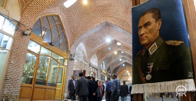 Tebrizli Türk esnaf, Atatürk’ün Portresini İpek Halıya İşledi